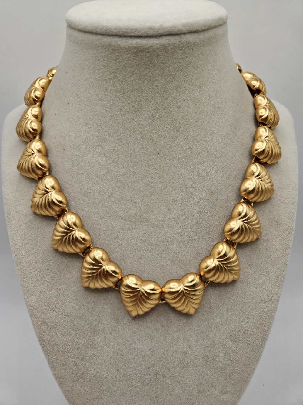 VINTAGE Anne Klein Gold Tone Textured Articulated Heart Link Necklace